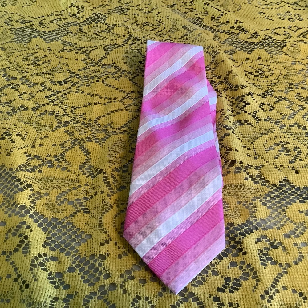 Venetto collection pink tie